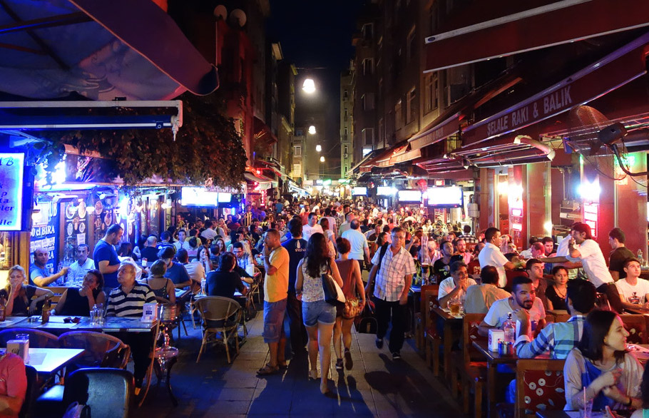 Istanbul Nightlife: Arnavutkoy